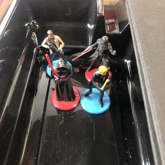 STAR WARS THE FORCE AWAKENS - Monopoly Board Game 2015 Edition - Hasbro - Picture 3 of 6